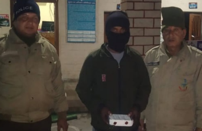 जुऐ की खाईबाडी करते हुये मोटाढाक निवासी गिरफ्तार