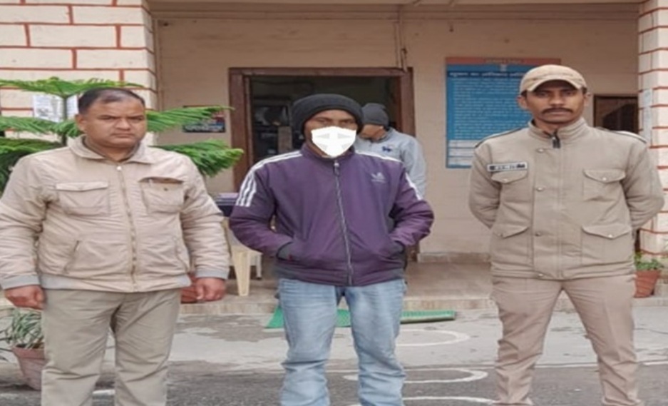 अवैध शराब तस्करी में फरार चल रहे वारण्टी को पौड़ी पुलिस ने किया गिरफ्तार