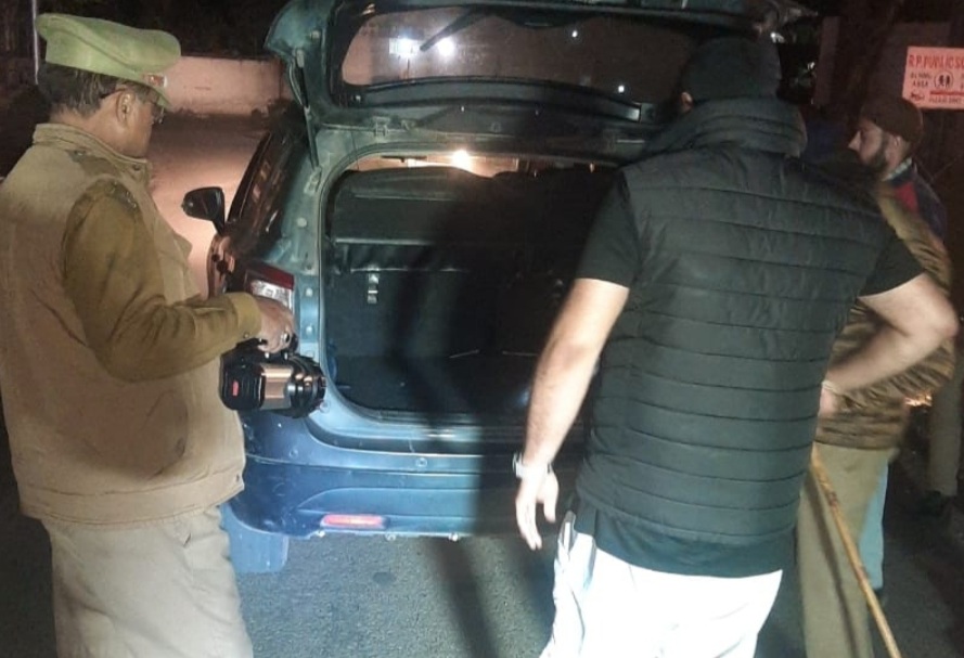 पौड़ी पुलिस ने यूपी पुलिस के साथ सीमा से लगे चेकपोस्टों पर चलाया संयुक्त चैकिंग अभियान