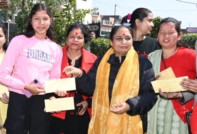 विधानसभा अध्यक्ष ने कण्वाश्रम महोत्सव के विजताओं को बांटी पुरस्कार राशि