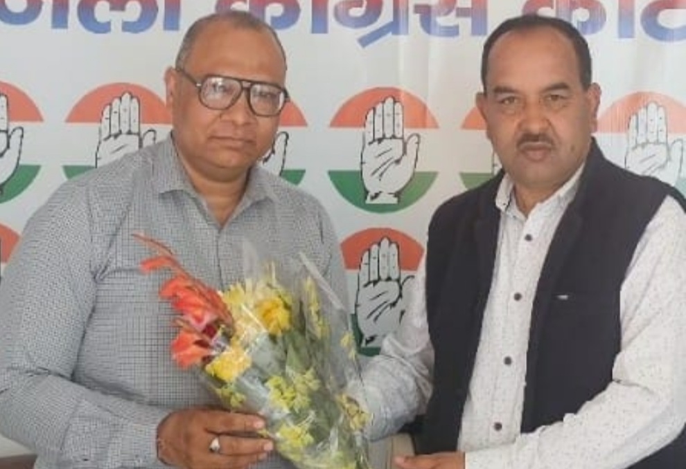 कांग्रेस जिलाध्यक्ष ने सोशल मीडिया के प्रदेश महामंत्री अनिल गुसाईं का किया स्वागत