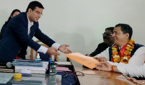 बीजेपी से अनिल बलूनी ने किया नामांकन, अब तक कुल 8 प्रत्याशियों ने किया नामाकंन