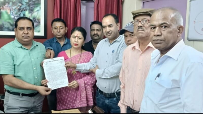 जसोधरपुर स्टील फैक्ट्रियों से निकलने वाले धुएं पर भड़की कांग्रेस