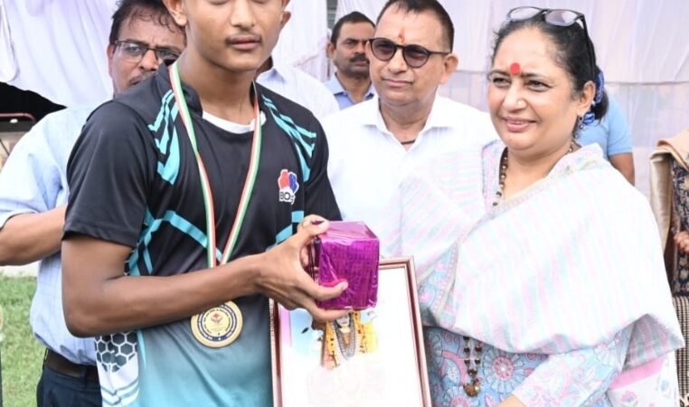 विधानसभा अध्यक्ष ने विजेता खिलाड़ियों को किया सम्मानित