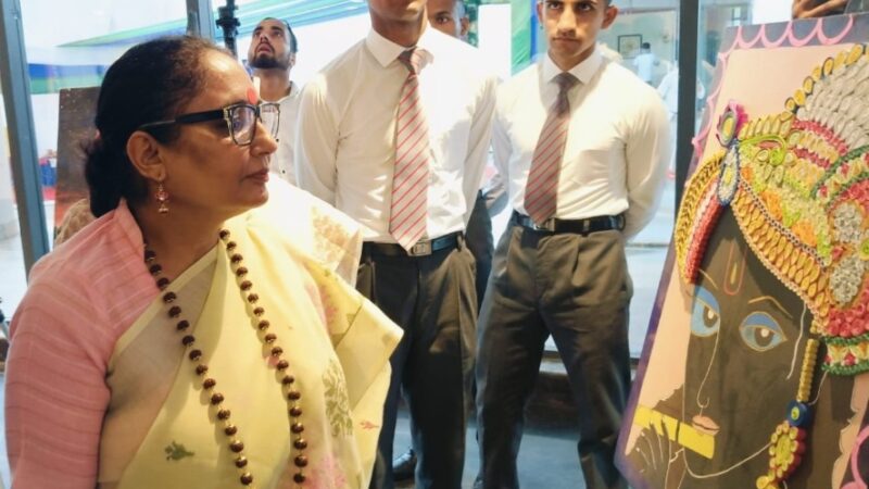 विधानसभा अध्यक्ष खण्डूडी ने किया देहरादून स्थित हिमालयन कल्चरल सभागार में आईएमए कैडेट ऑफिसरों द्वारा आयोजित आर्ट गैलरी का शुभारंभ
