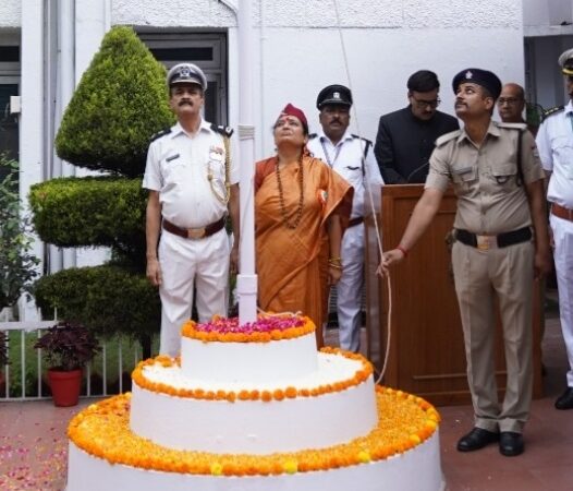 78 वें स्वतंत्रता दिवस पर विधानसभा अध्यक्ष ने विधानसभा भवन में किया ध्वजारोहण