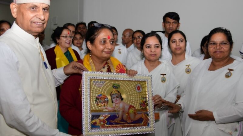 भराड़ीसैंण गैरसैंण में विधानसभा अध्यक्ष ऋतु खण्डूड़ी भूषण की पहल पर ब्रह्माकुमारी बहनों ने विधायकों को रक्षा सूत्र बांधे