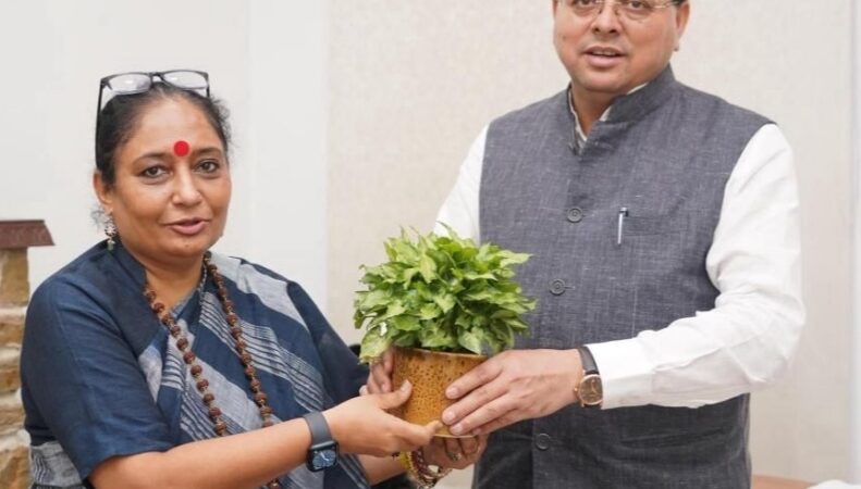 ऋतु खण्डूडी भूषण ने भाबर क्षेत्र के किसानों की समस्याओं को लेकर मुख्यमंत्री धामी को सोंपा माँग पत्र