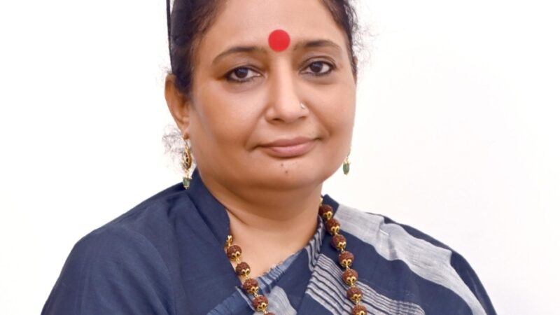 कोटद्वार में सड़क किनारे बाधा बन रहे विद्युत पोलों को तुरंत शिफ्ट करे विद्युत विभाग- ऋतु खण्डूडी