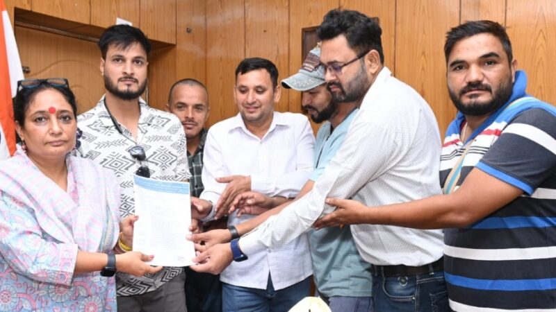 उत्तराखंड जल संस्थान संविदा श्रमिक संघ के पदाधिकारियाें ने की उत्तराखंड विधानसभा अध्यक्ष से भेंट