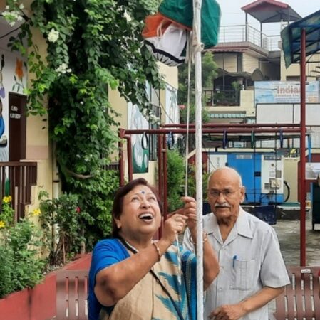 क्रैडल पब्लिक स्कूल में धूमधाम से मनाई गई गांधी एवं शास्त्री जयंती