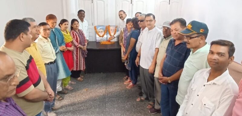 महानगर कांग्रेस ने पटेल व इंदिरा को किया याद