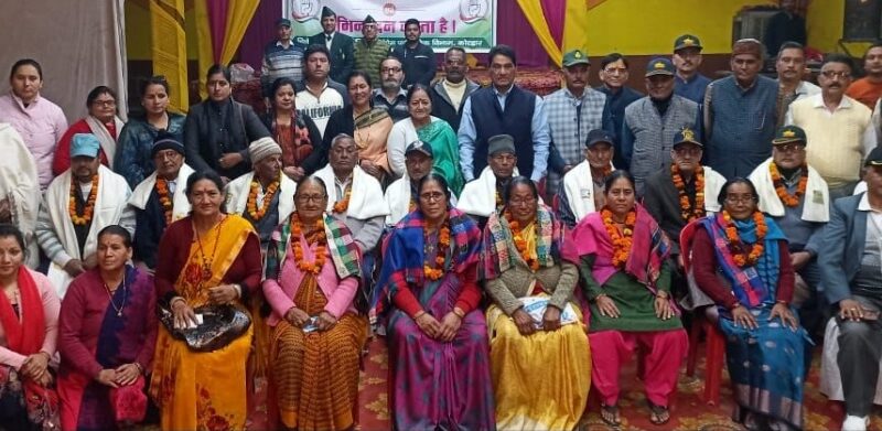 विजय दिवस पर कांग्रेस ने गौरव सेनानियों को किया सम्मानित