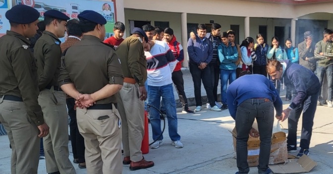 फायर टीम कोटद्वार ने सिखाये अग्नि सुरक्षा के गुर