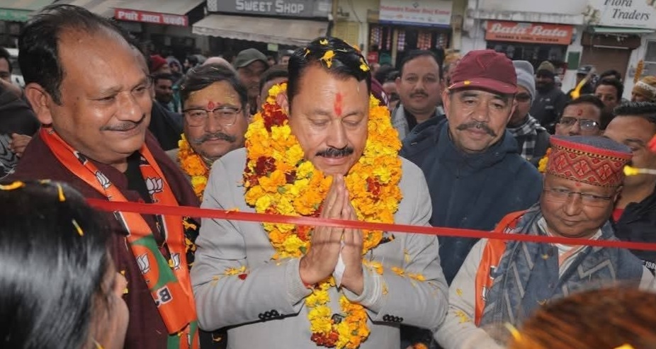 भाजपा के वार्ड नंबर- 11 झंडाचौक, बदरीनाथ मार्ग में पार्षद प्रत्याशी विवेक अग्रवाल के कार्यालय का हुआ उदघाटन