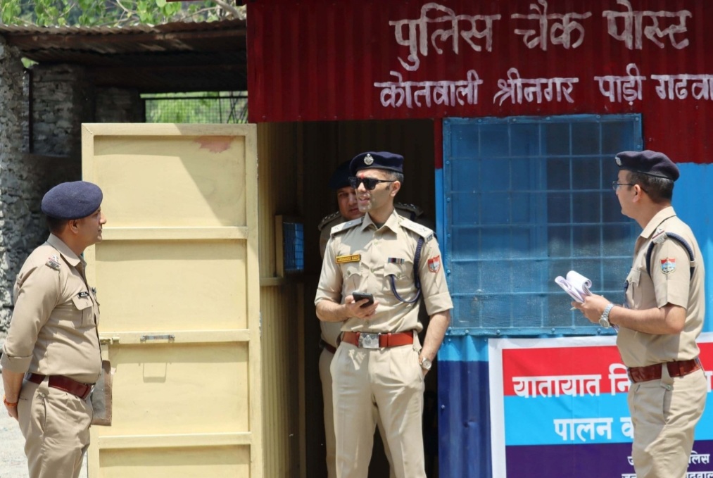 पौड़ी पुलिस ने चारधाम यात्रा के मुख्य पड़ाव ‘श्रीनगर’ में यात्रा की व्यवस्थाओं का लिया जायजा
