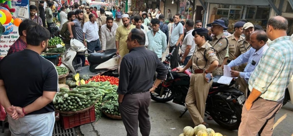 कोटद्वार बाजार में नौकरों का सत्यापन ना कराना 6 दुकानदारों को पड़ा महंगा, पौड़ी पुलिस ने चालानी कार्यवाही कर प्रत्येक पर लगाया 10-10 हजार रूपये का जुर्माना