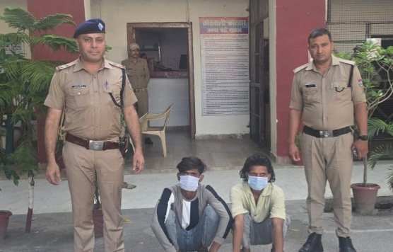 आर्मी ऑफिसर बताकर व्हाट्सएप कॉल के माध्यम से 1.94 लाख रू0 की ठगी करने वाले दो साइबर ठगों को पौड़ी पुलिस ने मध्य प्रदेश से किया गिरफ्तार