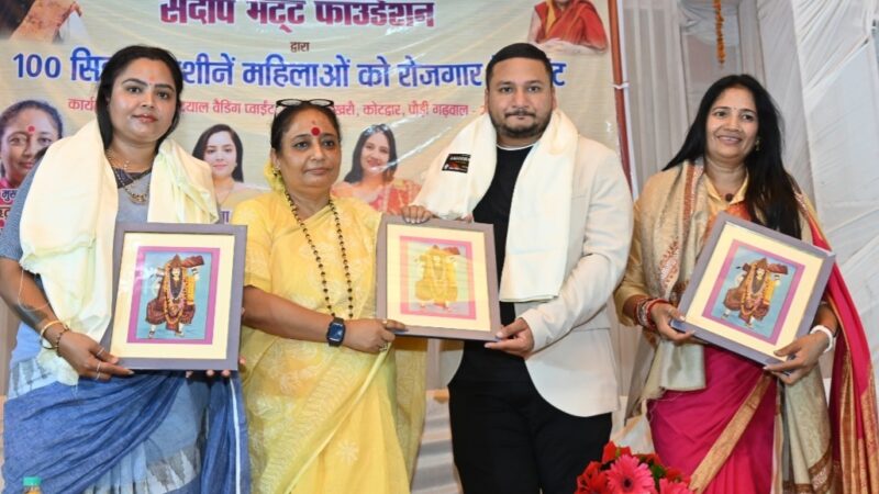 दलाई लामा के 90 वें जन्मदिन पर संदीप भट्ट फाउंडेशन ने विधानसभा अध्यक्ष के सहयोग से वितरित की 100 सिलाई मशीनें