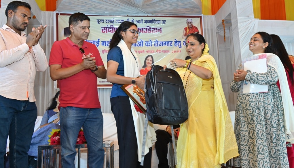 दक्षिण एशियाई सेस्तोबॉल चैंपियनशिप में भारत का प्रतिनिधित्व करने वाली कोटद्वार की अनन्या रावत को विधानसभा अध्यक्ष ऋतु खण्डूडी ने किया सम्मानित