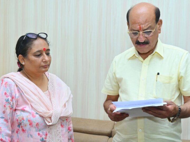 सुखरो नदी के आरक्षित वन क्षेत्र में ₹382.45 की सुरक्षा दीवार निर्माण को लेकर विधानसभा अध्यक्ष ने की वन मंत्री से मुलाकात