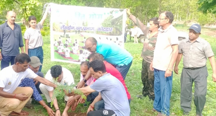 लैंसडाउन वन प्रभाग के कोटद्वार रेंज के नगर वन में मनाया गया हरित योगा