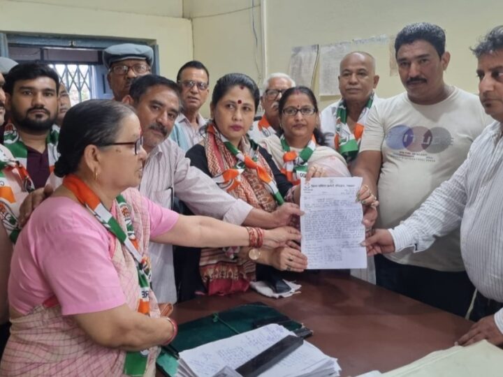 स्नेह, कोटड़ीडांग एवं भाबर में सिंचाई व्यवस्था दुरुस्त करने को लेकर कांग्रेस ने सिंचाई विभाग को सौंपा ज्ञापन