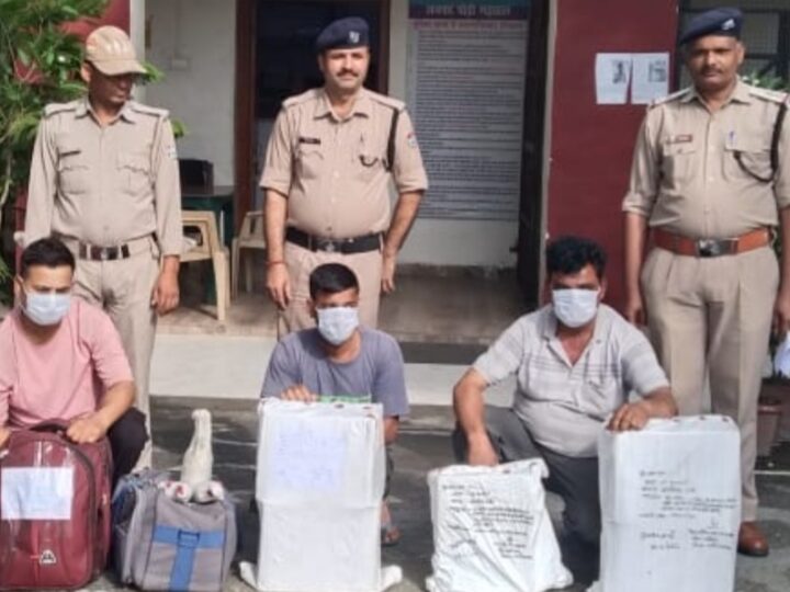 पंचायत चुनावों से पहले पौड़ी पुलिस को मिली कामयाबी, 9 पेटी शराब से साथ 3 शराब तस्कर गिरफ्तार