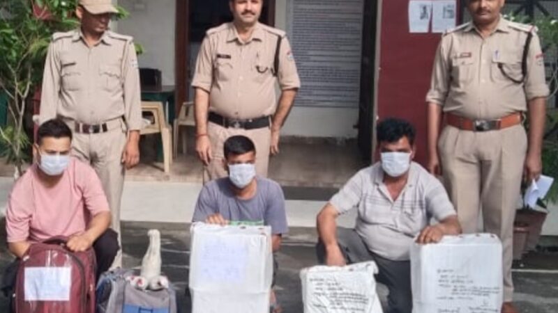 पंचायत चुनावों से पहले पौड़ी पुलिस को मिली कामयाबी, 9 पेटी शराब से साथ 3 शराब तस्कर गिरफ्तार