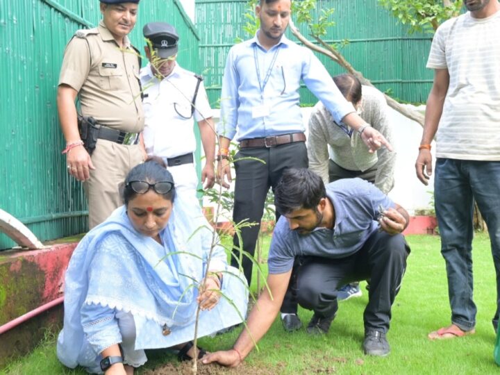 विधानसभा अध्यक्ष ऋतु खण्डूडी भूषण ने हरेला पर्व पर किया पौधारोपण, दिया पर्यावरण संरक्षण व सांस्कृतिक जागरूकता का संदेश