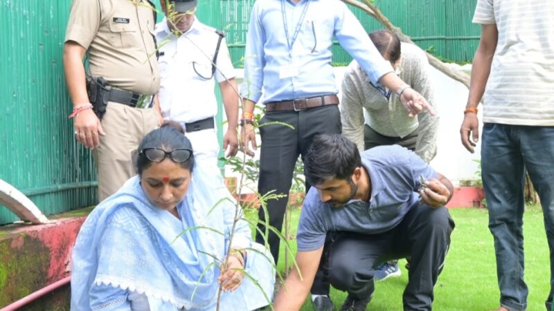 विधानसभा अध्यक्ष ऋतु खण्डूडी भूषण ने हरेला पर्व पर किया पौधारोपण, दिया पर्यावरण संरक्षण व सांस्कृतिक जागरूकता का संदेश