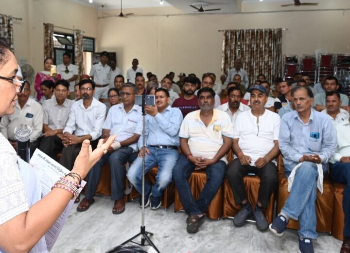 विधायक कोटद्वार ऋतु खण्डूडी भूषण ने सरकारी सस्ता गल्ला विक्रेताओं की सुनी समस्याए