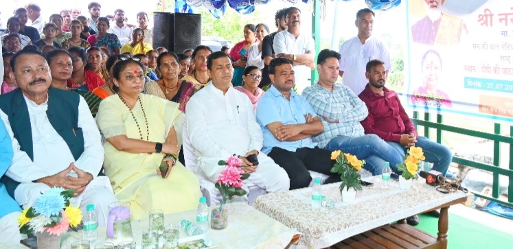 विधानसभा अध्यक्ष ने ‘दीदी की पाठशाला’ में बच्चों संग सुनी प्रधानमंत्री नरेंद्र मोदी की ‘मन की बात’