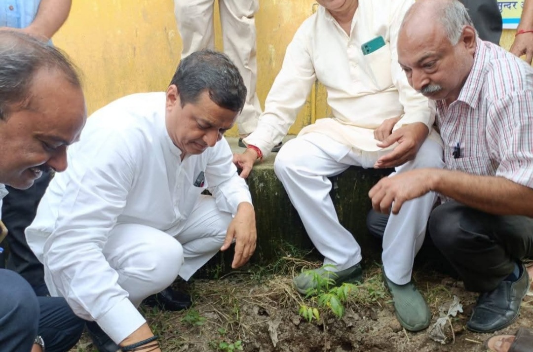 भारत विकास परिषद ने गौलोकधाम में किया पौधारोपण