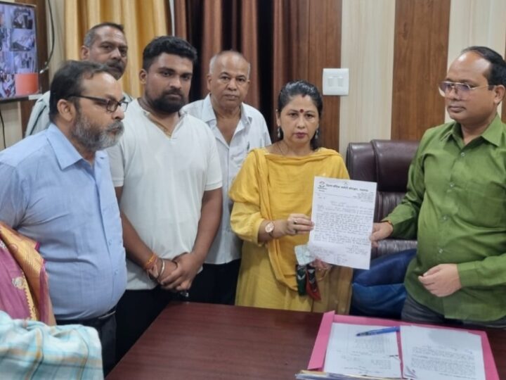 उदयरामपुर में नगर निगम के वाहन की टक्कर में मरने वाले व्यक्ति के लिए कांग्रेस ने की मुवाज़े की मांग