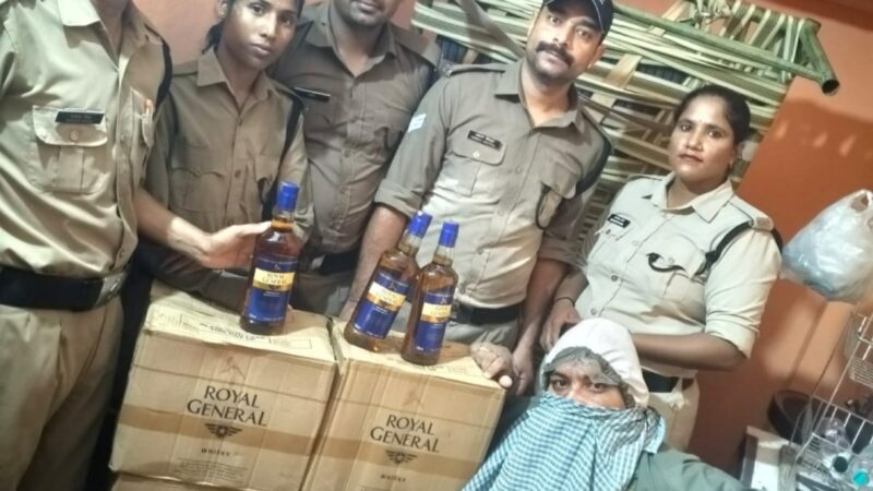 कोटद्वार आबकारी विभाग ने पकड़ी चंडीगढ़ ब्रांड की अवैध शराब, एक युवक हिरासत में