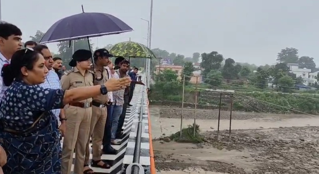 विधानसभा अध्यक्ष ने कोटद्वार में भारी वर्षा से उत्पन्न परिस्थितियों का सभी विभागों संघ लिया जायज़ा