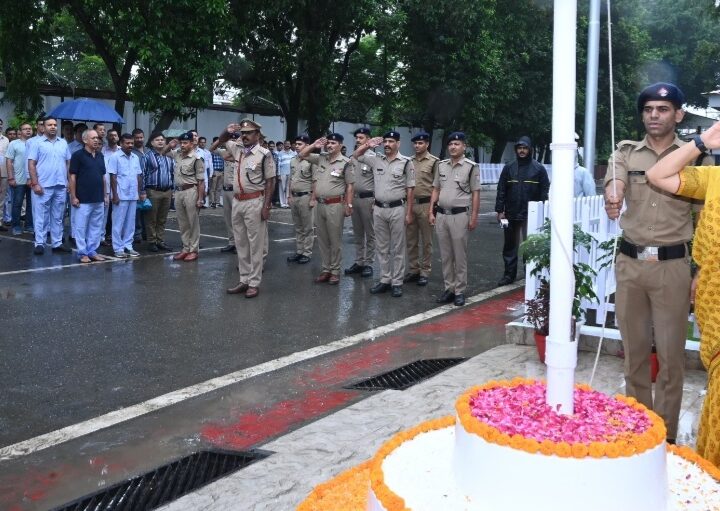 79वें स्वतंत्रता दिवस पर विधानसभा अध्यक्ष ने किया झंडारोहण, धराली आपदा पीड़ितों के प्रति व्यक्त की संवेदना