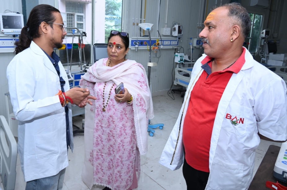 स्वास्थ्य केंद्र में ही दवाई उपलब्ध करवाएं, बाहर की दुकानों पर भेजना बंद करें- ऋतु खण्डूडी भूषण