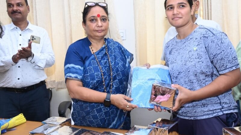 कोटद्वार के 32 बॉक्सिंग चैंपियंस का विधायक ऋतु खण्डूडी भूषण ने किया सम्मान