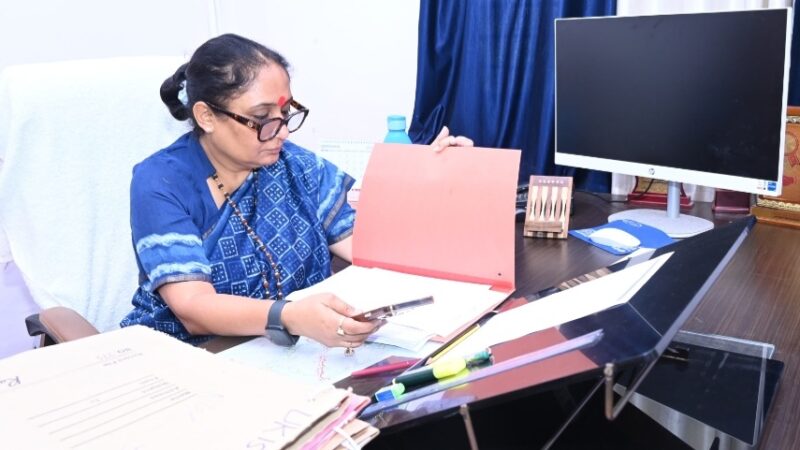अफसरों की लापरवाही से जनता को न हो समस्या – ऋतु खण्डूडी भूषण