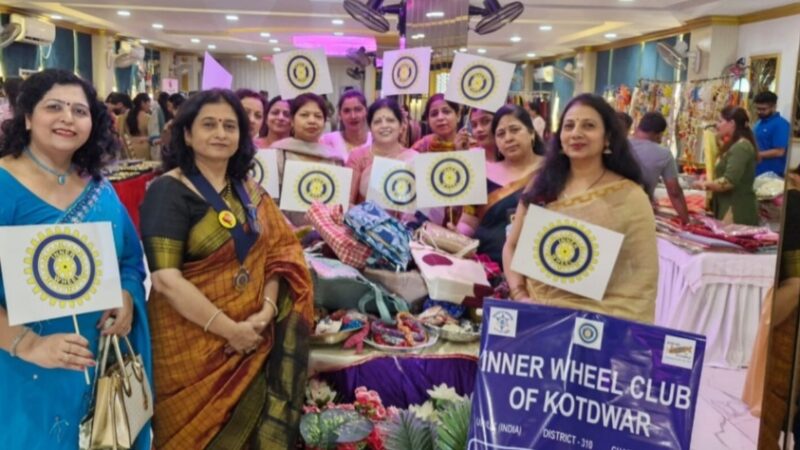 इनरव्हील क्लब ने किया करवा चौथ व दीपावली मेले का आयोजन