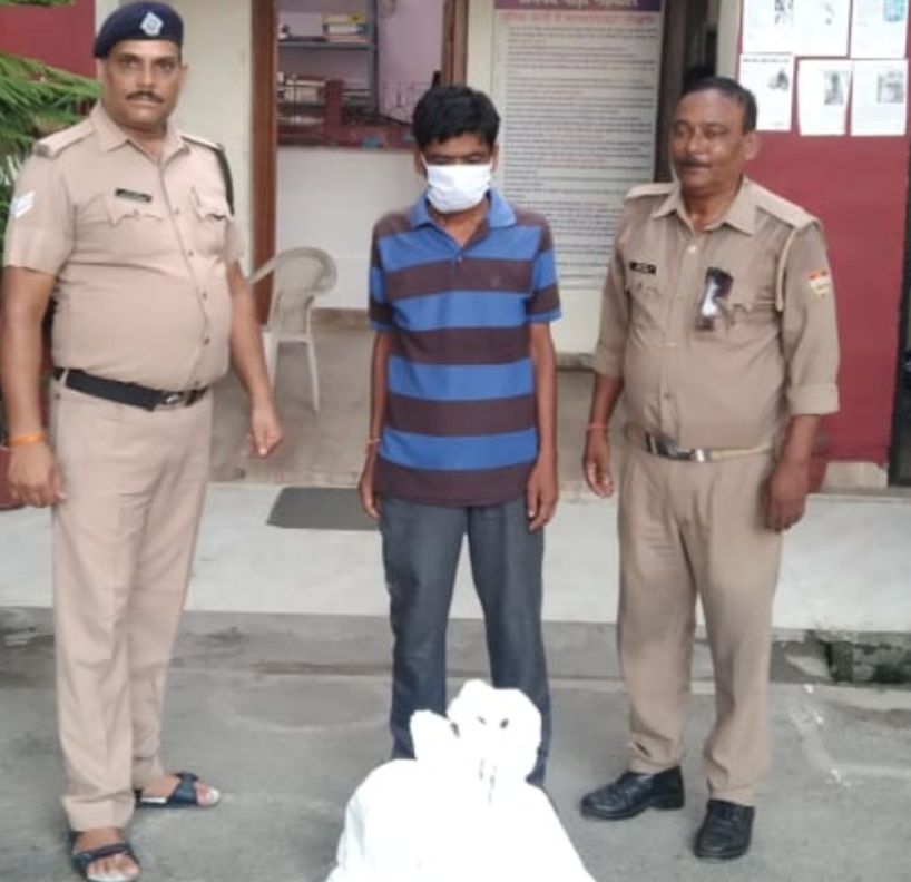 60 पव्वे अंग्रेजी शराब के साथ एक अभियुक्त गिरफ्तार