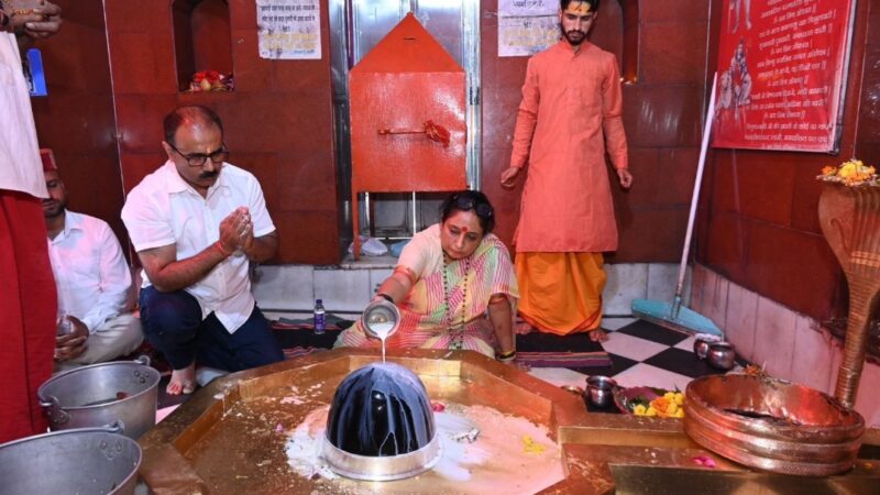 विधानसभा अध्यक्ष ने प्राचीन सिद्धपीठ वीरभद्र महादेव मंदिर में किया रुद्राभिषेक