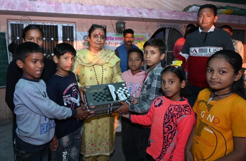 विधानसभा अध्यक्ष ने उदयरामपुर स्थित दीदी की पाठशाला में बच्चों के साथ मनाया बाल दिवस