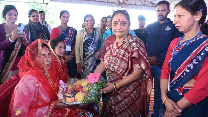 बिरसा मुंडा की 150 वी जयंती पर गौरव वर्ष पखवाड़ा के तहत हुआ बहुउद्देशीय शिविर का आयोजन