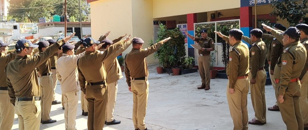 संविधान दिवस पर पौड़ी पुलिस ने ली “भारतीय संविधान की उद्देशिका” की सामूहिक शपथ
