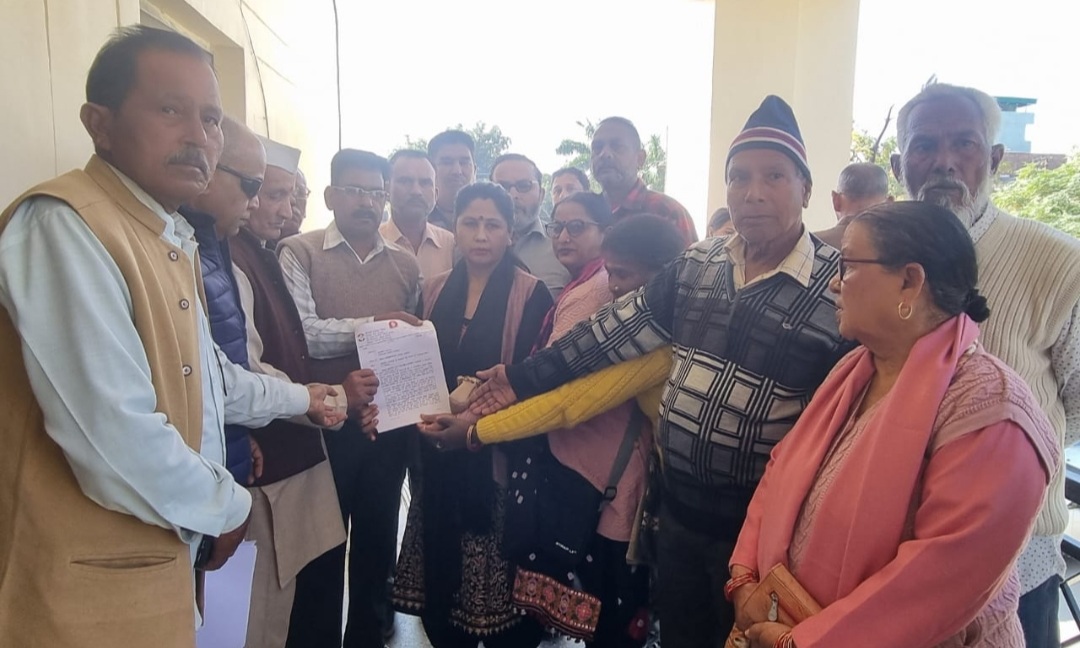 राज्य की विभिन्न समस्याओं को लेकर कांग्रेसियों ने भेजा राज्यपाल को ज्ञापन