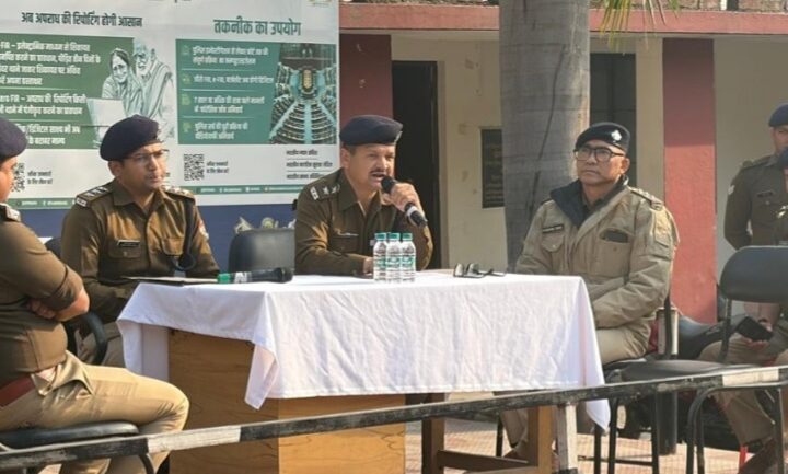 सिद्धबली मेले के कुशल संचालन के लिए क्षेत्राधिकारी सदर तुषार बोरा ने पुलिस बल को किया ब्रीफ