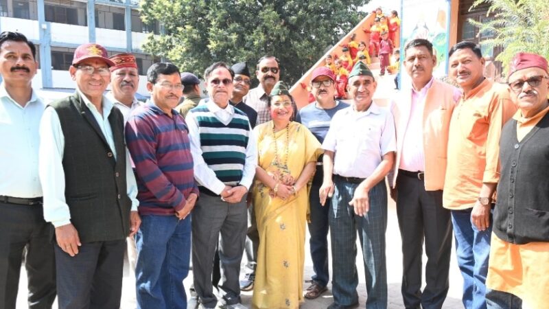 विधानसभा अध्यक्ष ने पूर्व सैनिकों व विद्यार्थियों संग मनाई होली